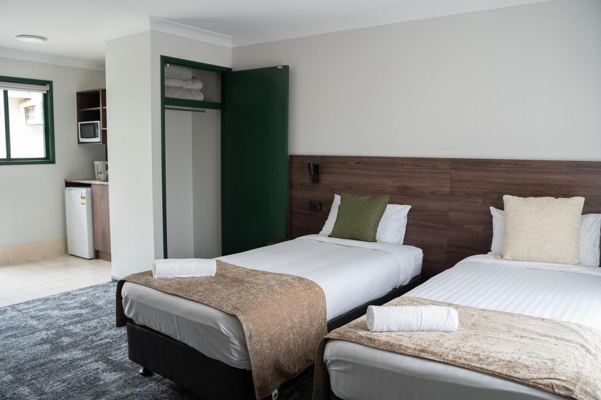 Wallaby Hotel Mudgeeraba Bagian luar foto