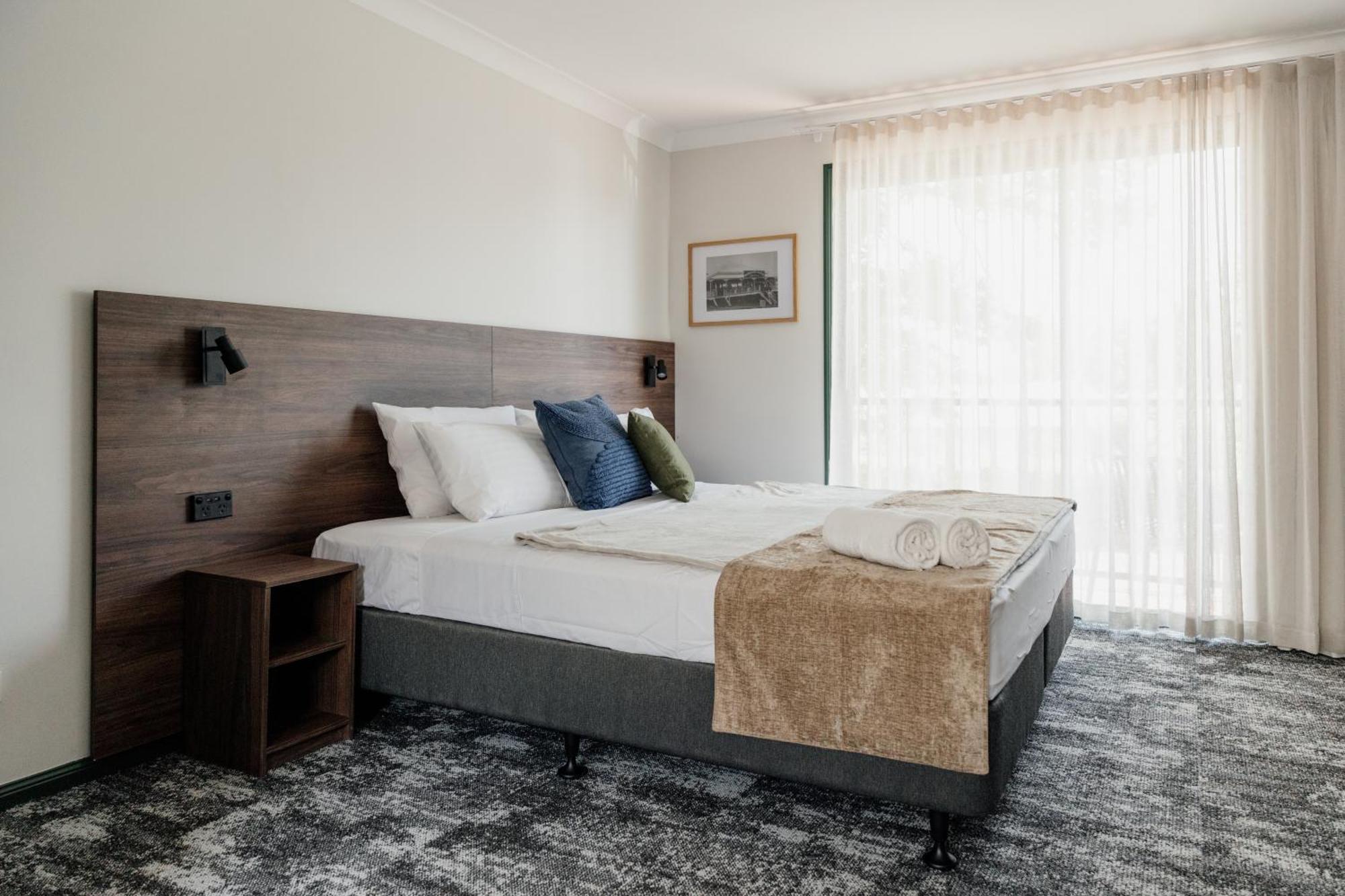 Wallaby Hotel Mudgeeraba Bagian luar foto