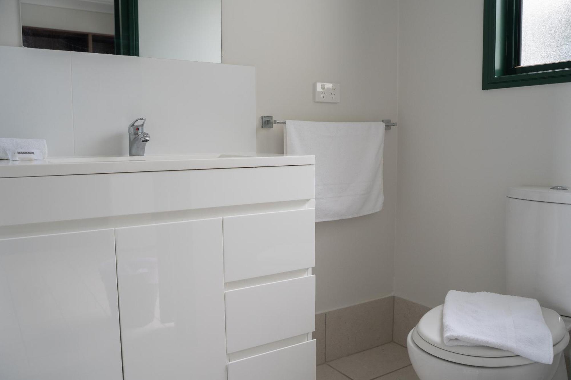 Wallaby Hotel Mudgeeraba Bagian luar foto