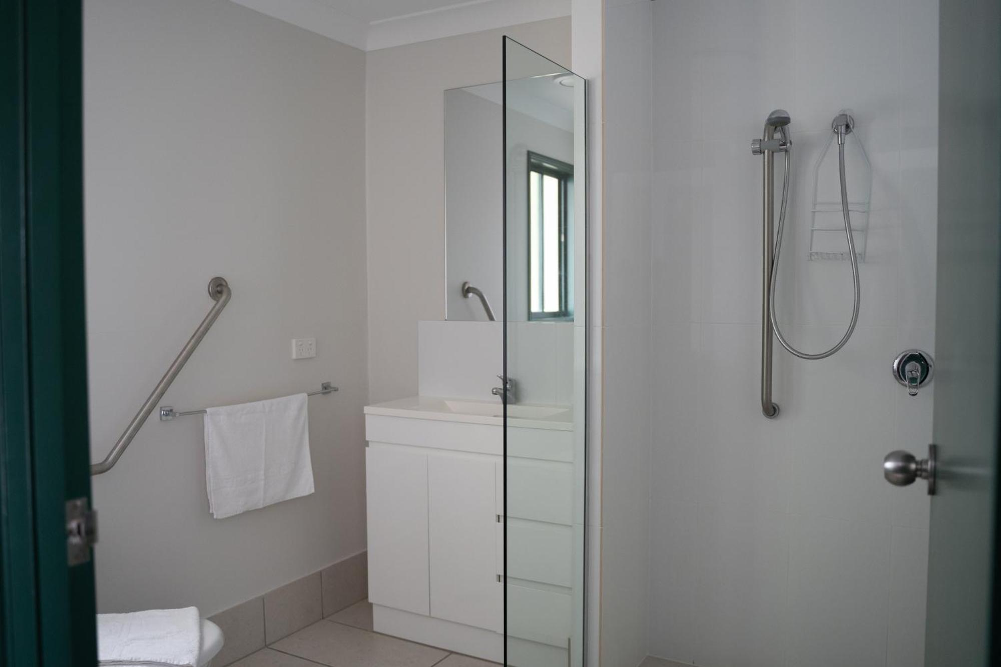 Wallaby Hotel Mudgeeraba Bagian luar foto